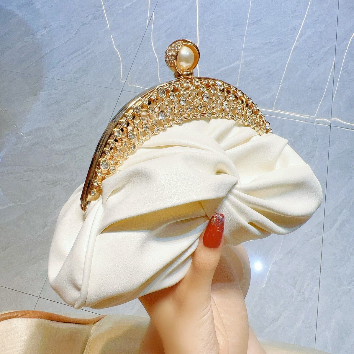 Diamond-embedded Socialite Clutch